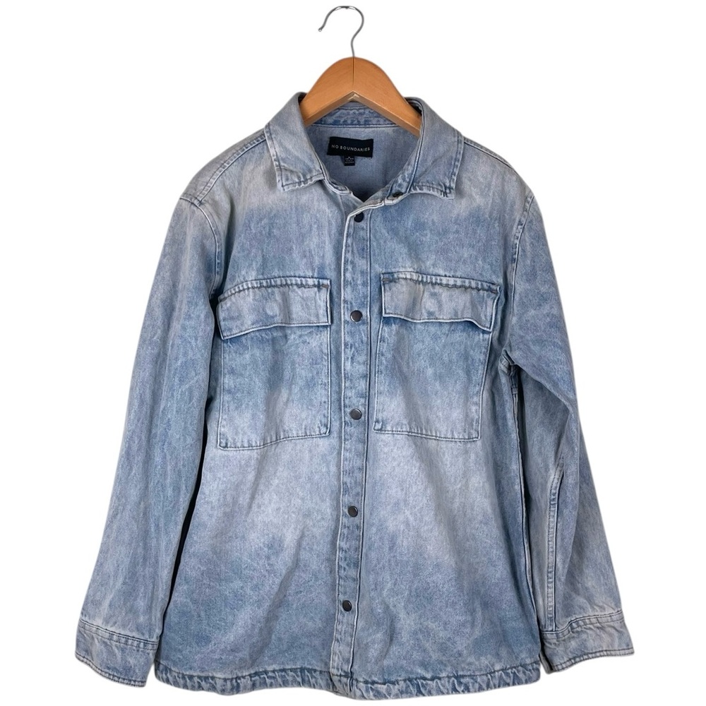 No Boundaries Men’s Medium Light Wash Denim Button Front Jacket